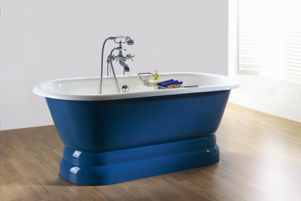 Bleu Provence Vintage su base freistehende Badewanne aus Gusseisen in unzähligen Varianten, Design für Ihr Traumbad