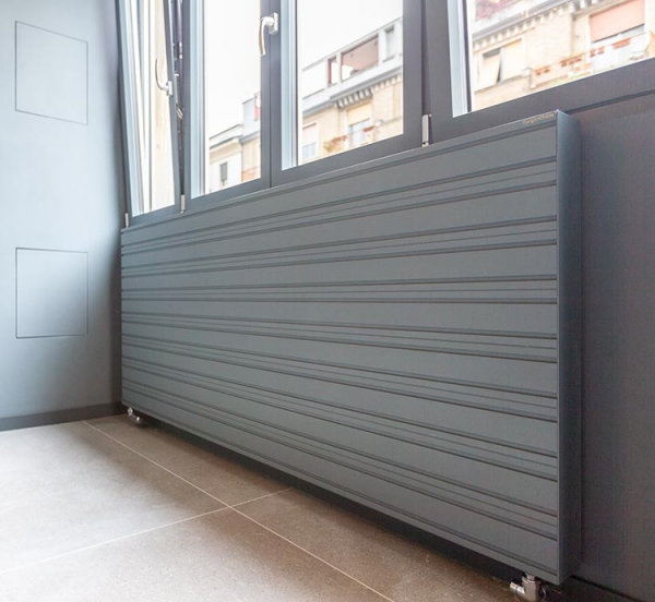 Margaroli Linee Aluminium-Designheizkörper mit planen Paneelen