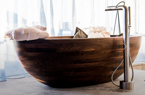 Unique Wood Design Holzbadewanne Baula Nr. 2 freistehende Badewanne aus Holz UWD